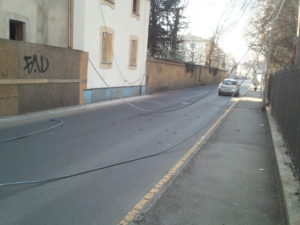 CERNUSCO SUL NAVIGLIO - Cavi elettrici su carreggiata