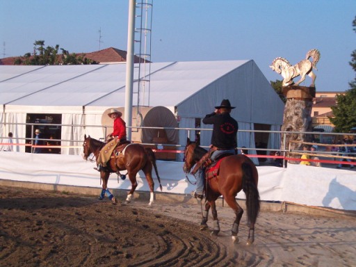 Cassina, Du Di Country