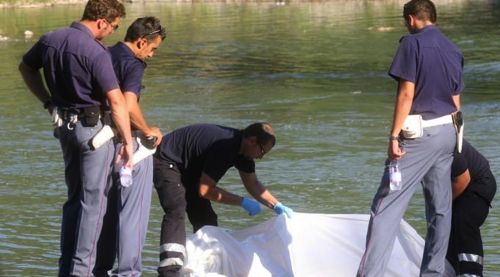 cadavere nel fiume