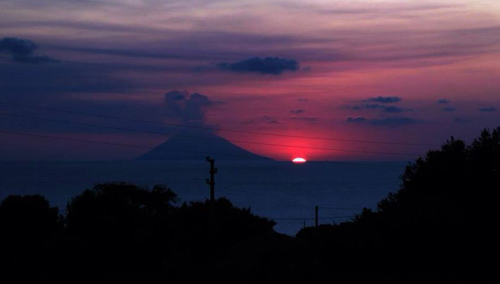 delpy - stromboli visto da lontano - calabria