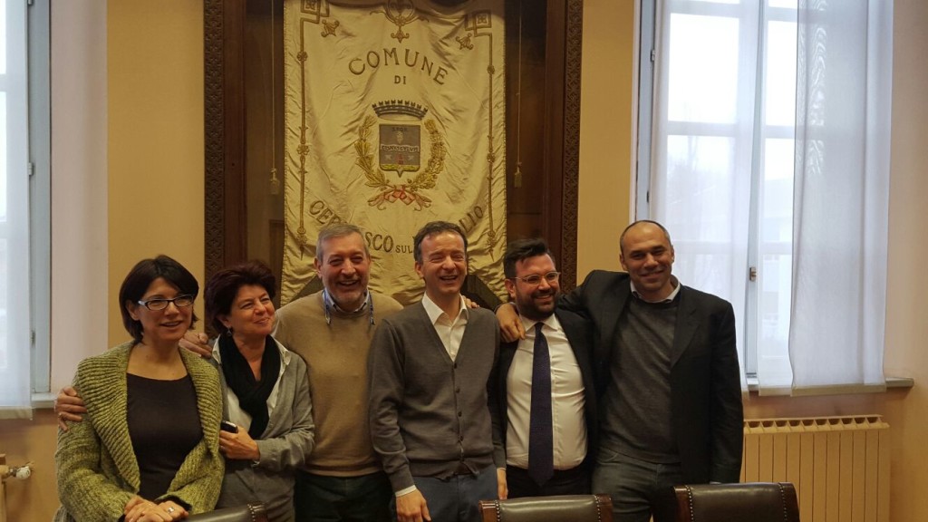 edcb7eda914410733492308b83646e2e