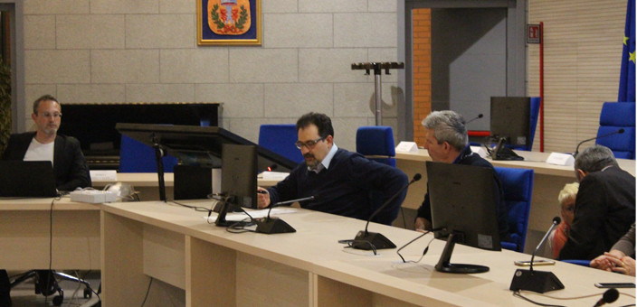 L'assessore del comune capofila di Cassina de' Pecchi Tommaso Chiarella, il Sindaco di Bussero Curzio Rusnati e il Dirigente alle Politiche Giovanili Roberto Panigatti L'assessore del comune capofila di Cassina de' Pecchi Tommaso Chiarella, il Sindaco di Bussero Curzio Rusnati e il Dirigente alle Politiche Giovanili Roberto Panigatti