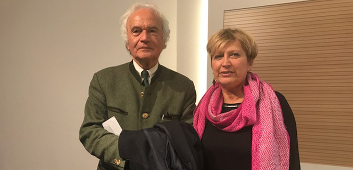 La vincitrice del premio Giuria Popolare Maria Bianchetti insieme al Presidente Duccio Demetrio