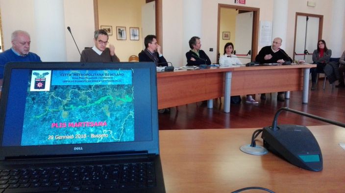 I sindaci dei comuni dell'Adda Martesana a Bussero durante l'incontro per l'istituzione del Parco della Martesana