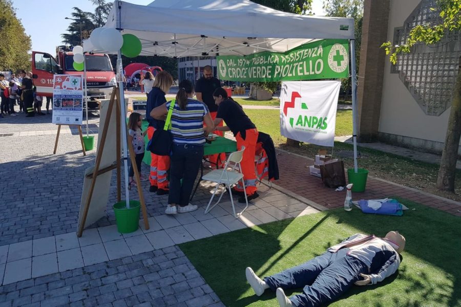 42757588_2093236670742152_6613215356175515648_o