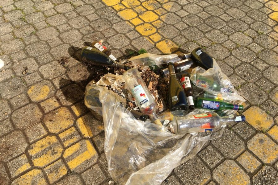 Rifiuti al Mercatone Uno di Pessano