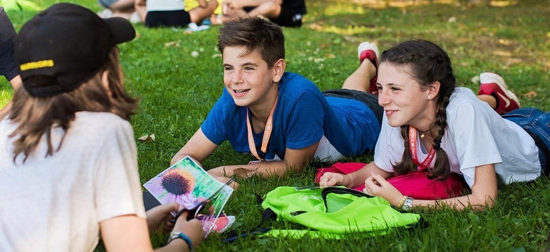 summer camp ragazzi estate giovani bambini parco prato