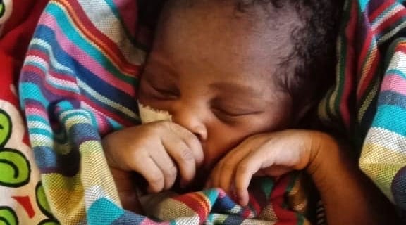 bambini Kenya dormire sonno africa