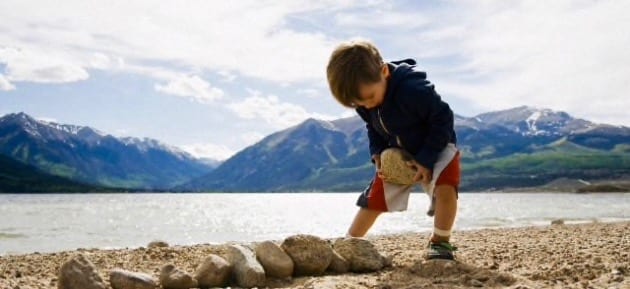Estate e bambini: i giochi consigliati quando la famiglia è in montagna