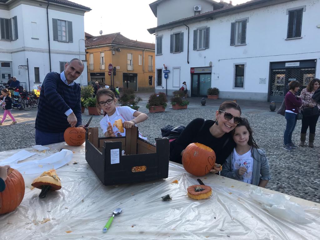 Taglio della zucca - Pro Loco Cernusco
