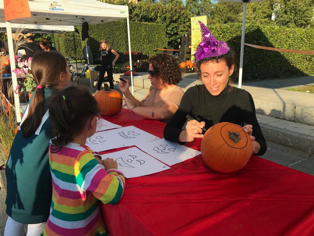 Taglio della zucca - Pro Loco Cernusco