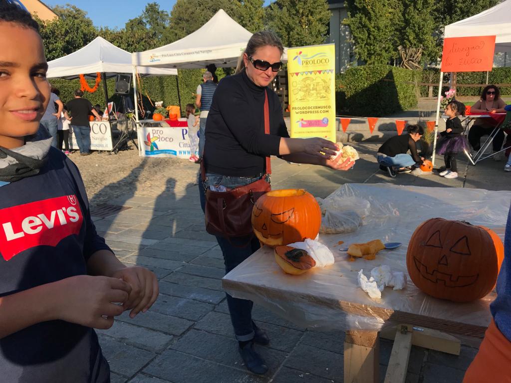 Taglio della zucca - Pro Loco Cernusco