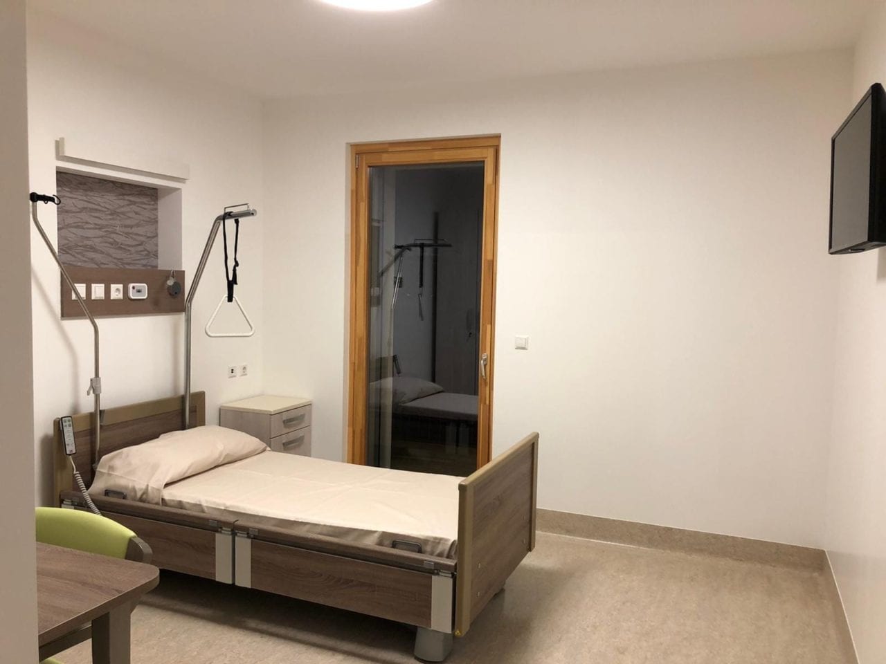 12c87250-dd78-44cc-9852-d30ac1167023