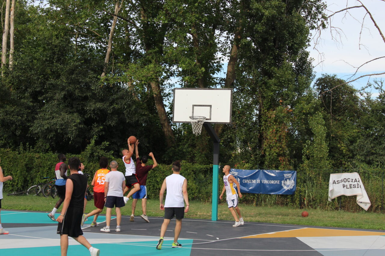 L'inaugurazione del nuovo campetto a Vimodrone
