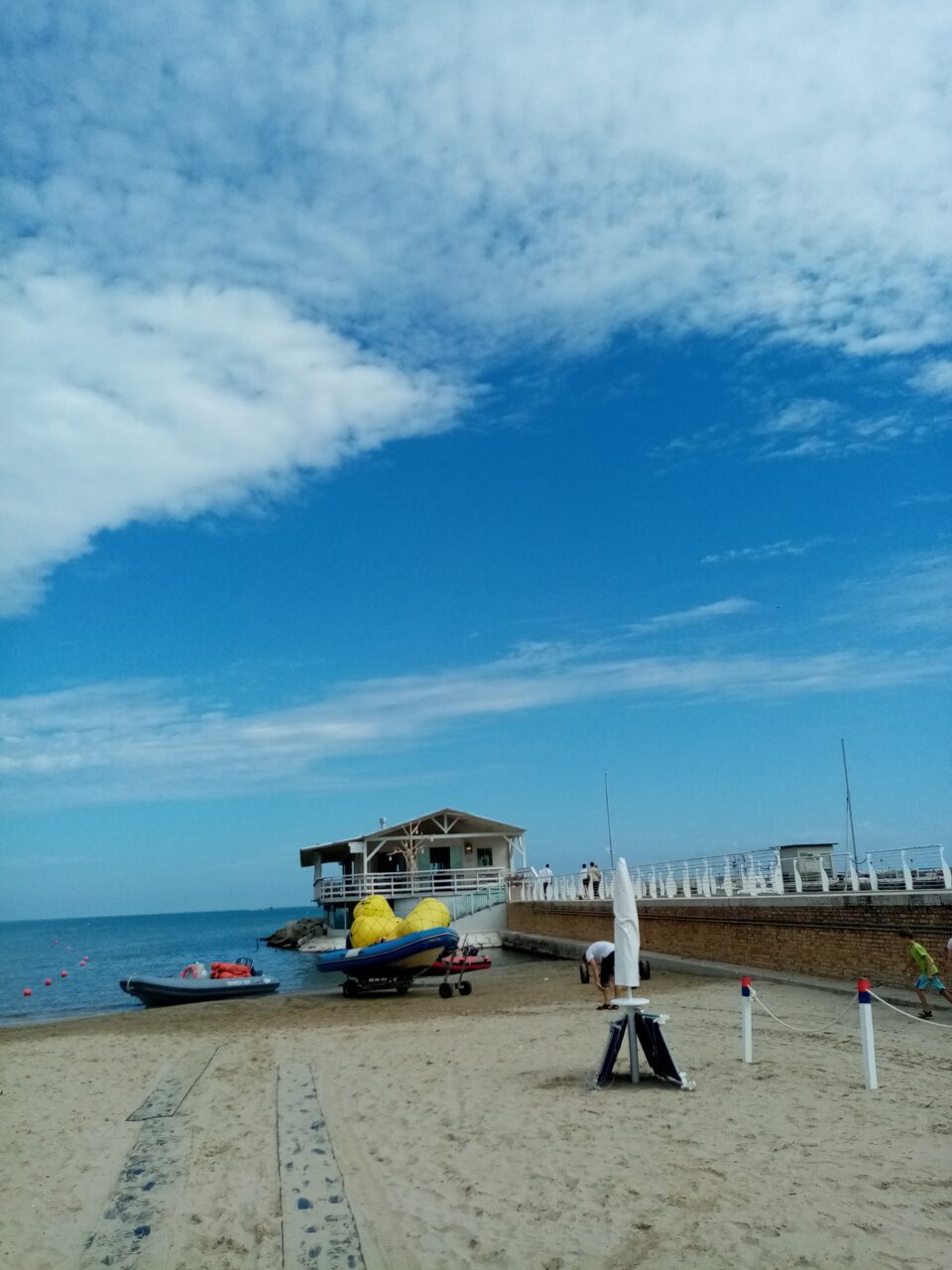 Giulia Sari - Fano, Puglia. Lungomare della Sassonia