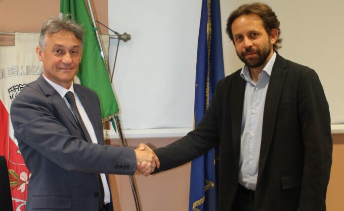 Stretta di mano Pezzaglia - Avola