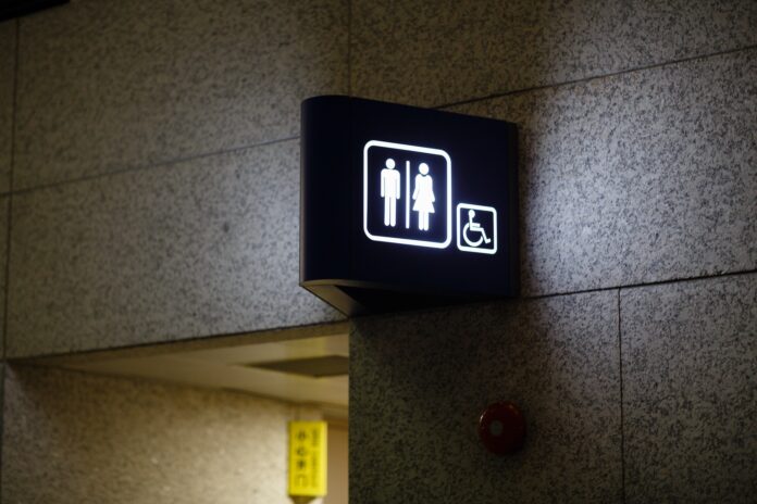 WC sign at the airport