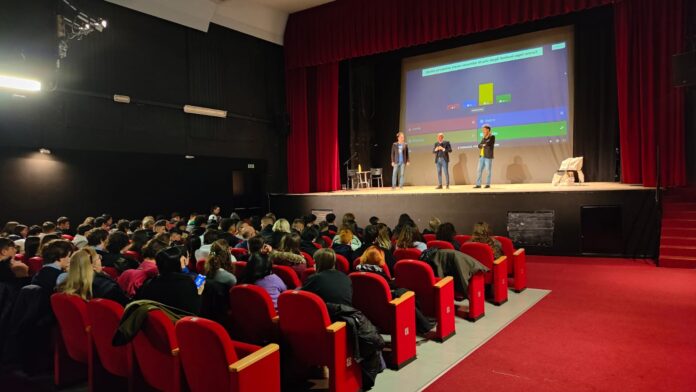 CEM con lo spettacolo sulla sostenibilità coinvolge i più giovani CEM con lo spettacolo sulla sostenibilità coinvolge i più giovani