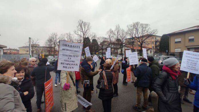Il presidio di protesta dei busseresi