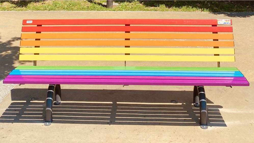 panchina arcobaleno